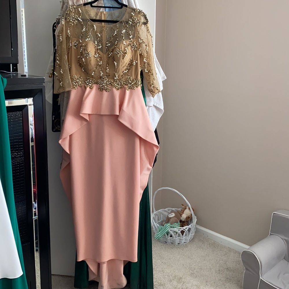 Dress - Picture 3 of 5
